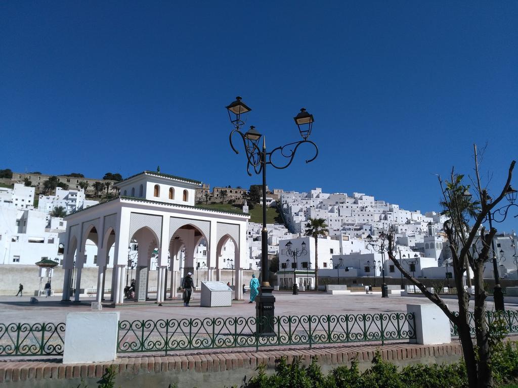 Riad Khmisa Tétouan Exteriör bild