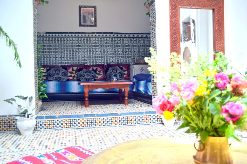 Riad Khmisa Tétouan Exteriör bild